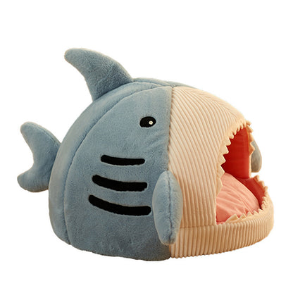 Shark-Shaped Enclosed Pet Bed for Cats & Small Dogs – Cozy Winter Cave